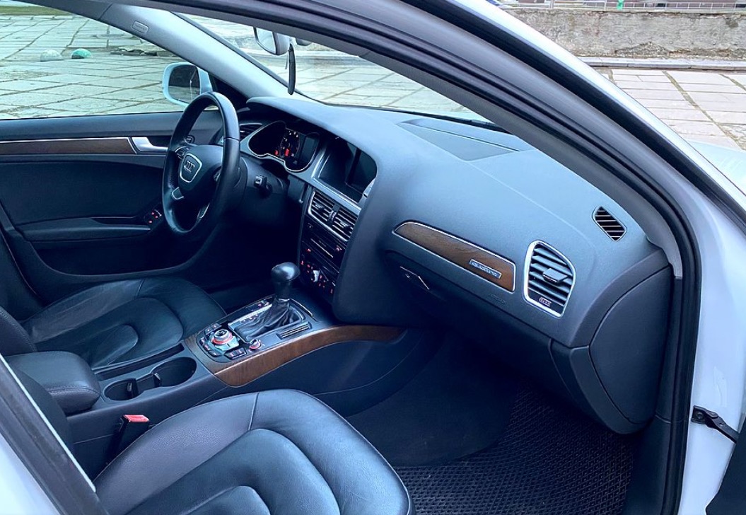 Audi A4 - фото 3