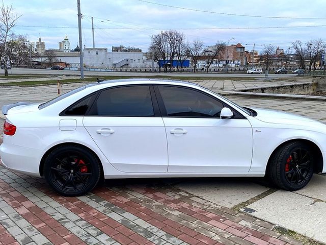 Audi A4 - фото 5