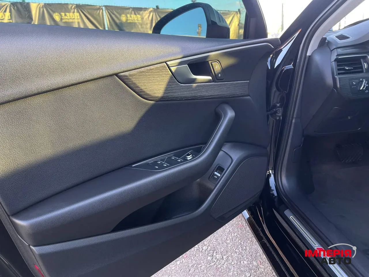 Audi A4 - фото 5