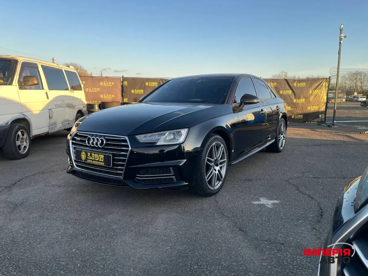 Audi A4 - фото 1