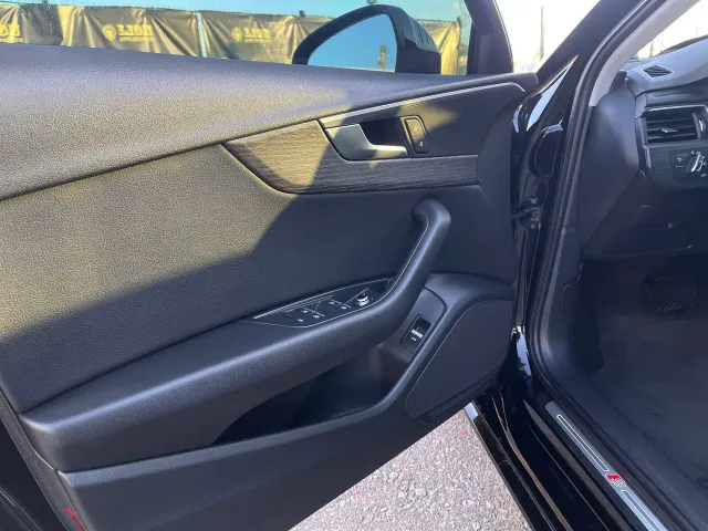 Audi A4 - фото 5
