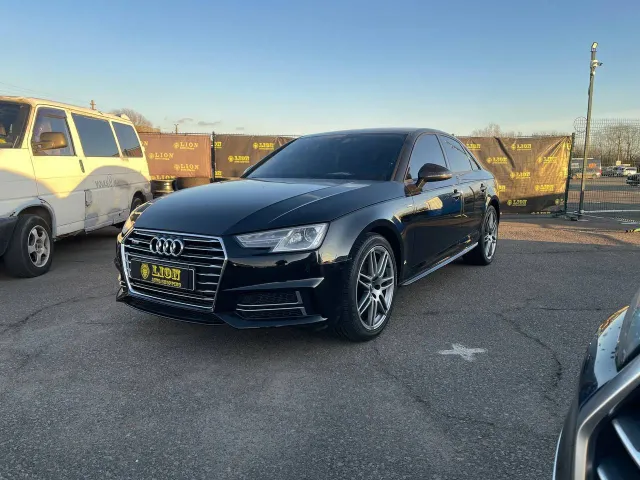 Audi A4 - фото 1