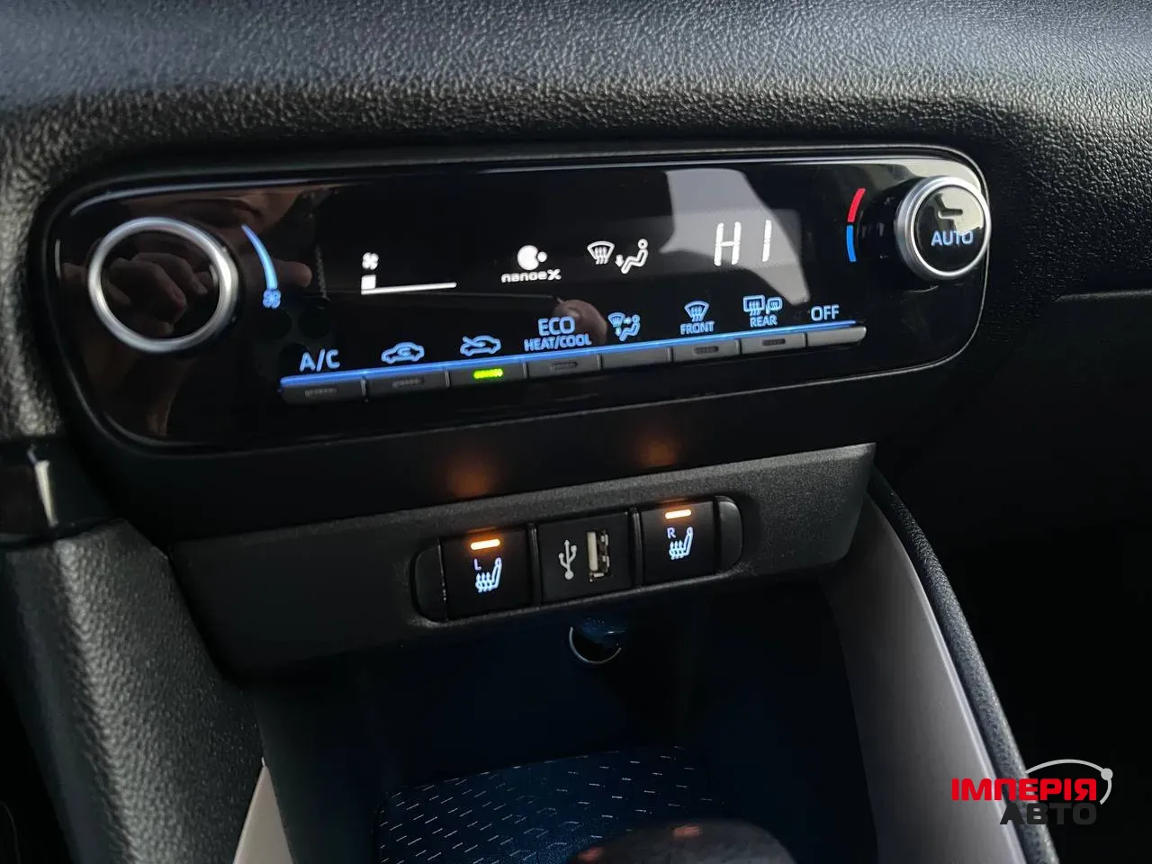 Toyota Yaris - фото 9