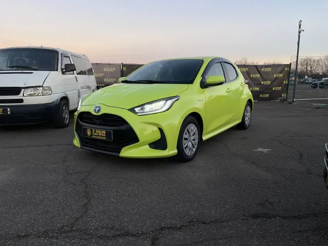 Toyota Yaris - фото 2