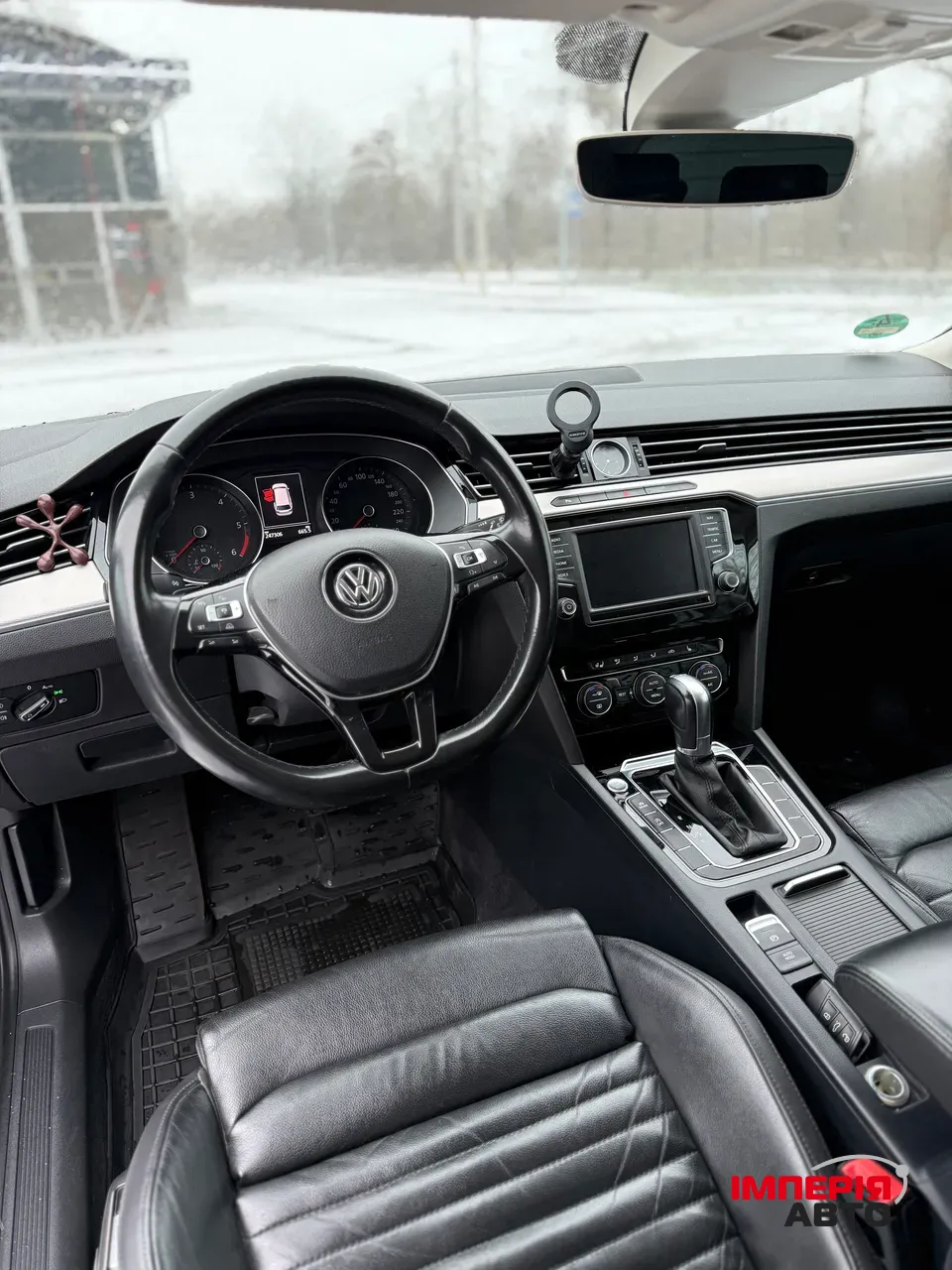 Volkswagen Passat - фото 12