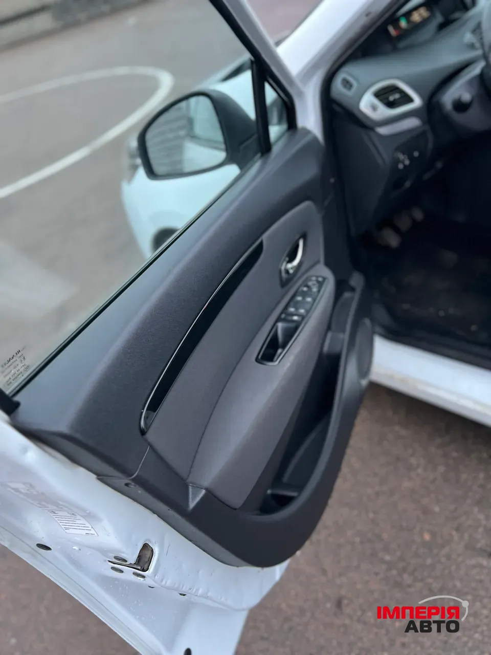 Renault Scenic - фото 13