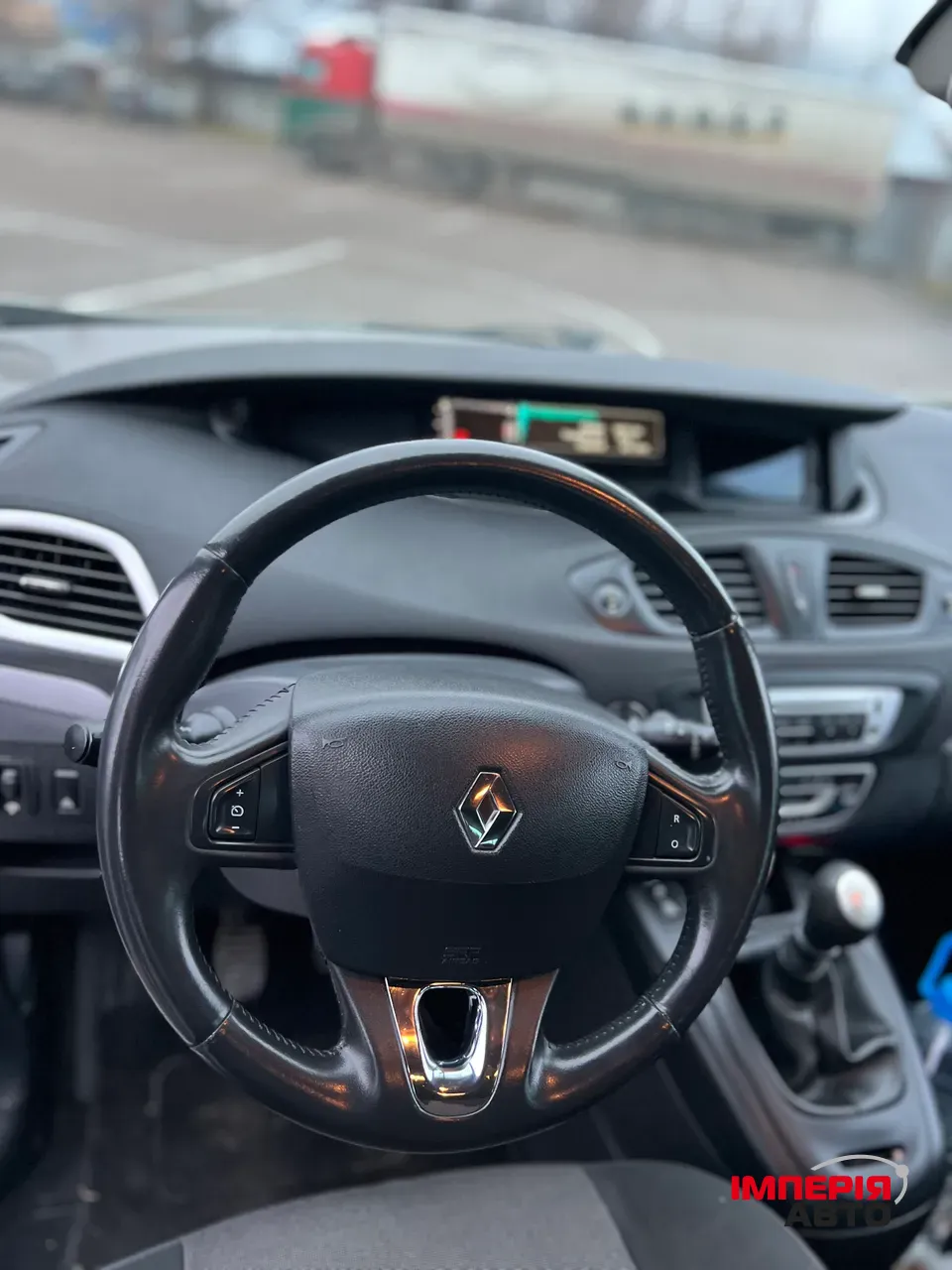 Renault Scenic - фото 16