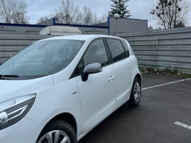 Renault Scenic - фото 3