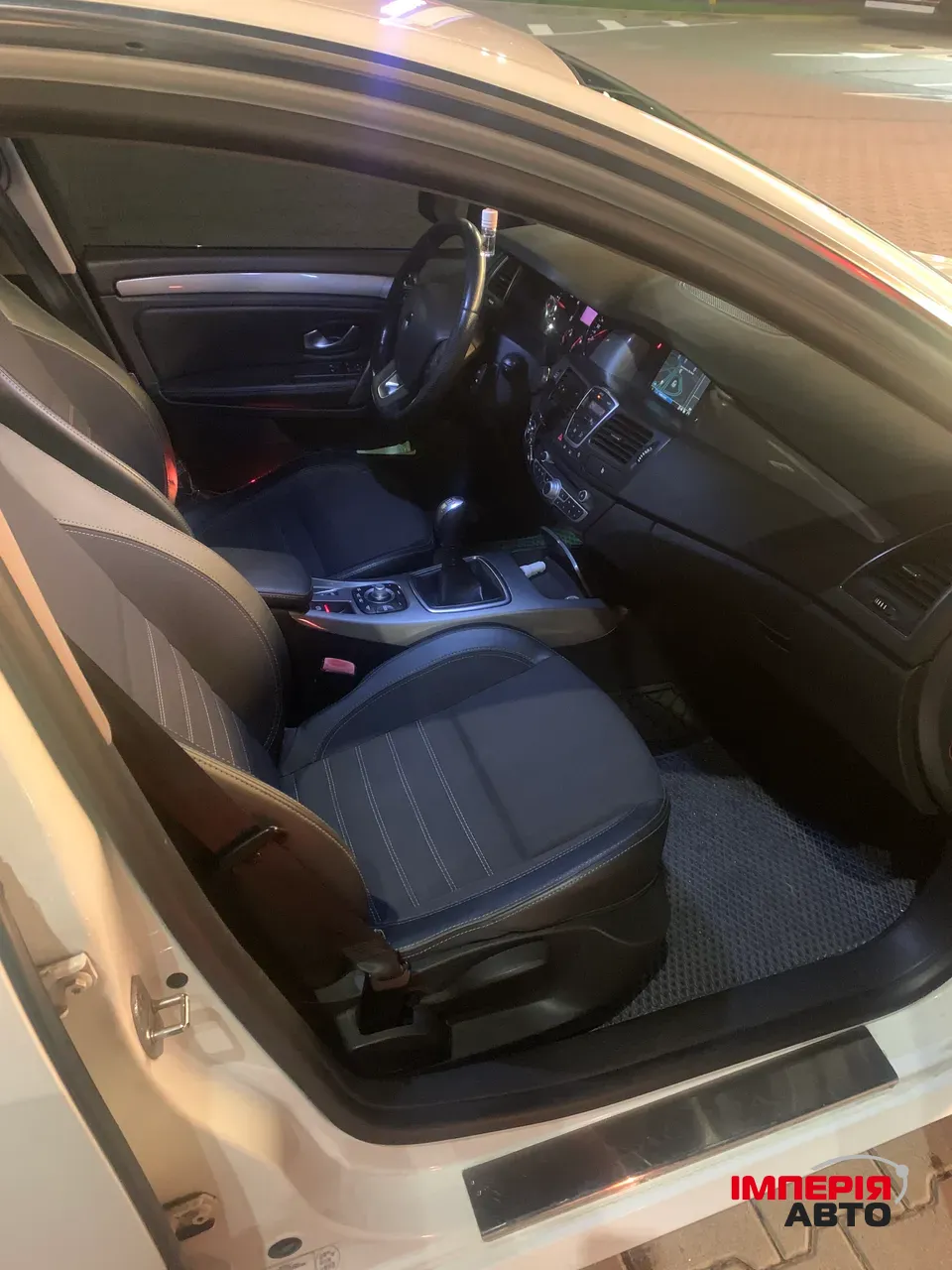 Renault Laguna - фото 9