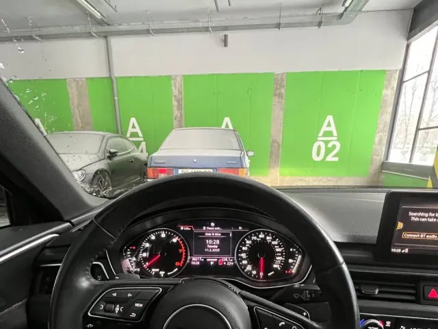 Audi A4 - фото 5