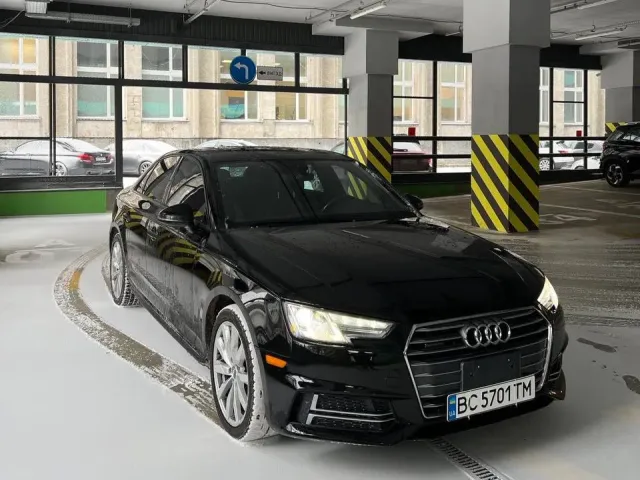 Audi A4 - фото 1