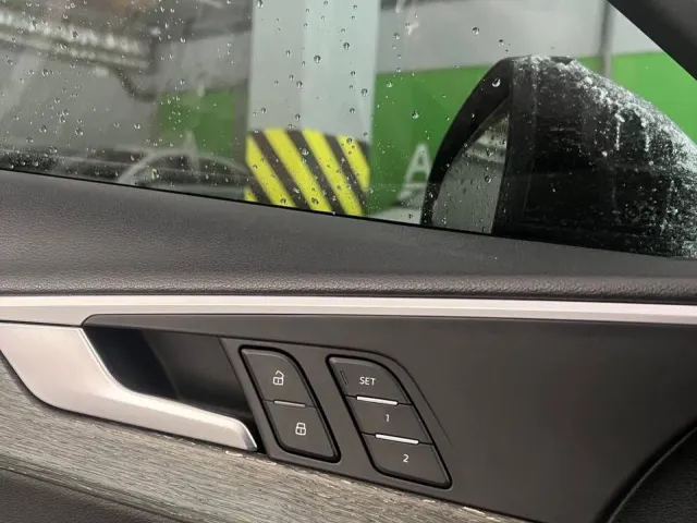 Audi A4 - фото 2