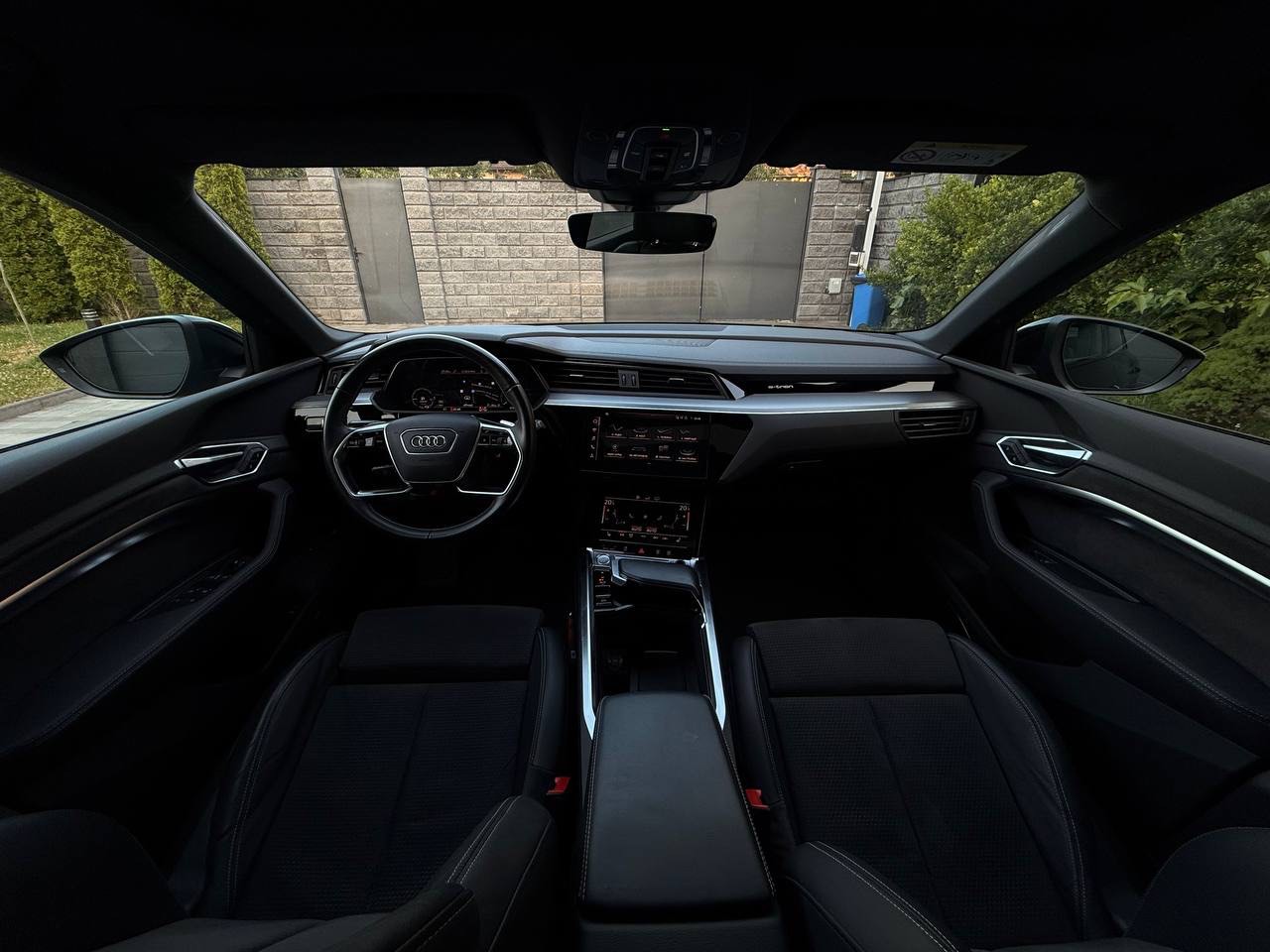 Audi e-tron - фото 9