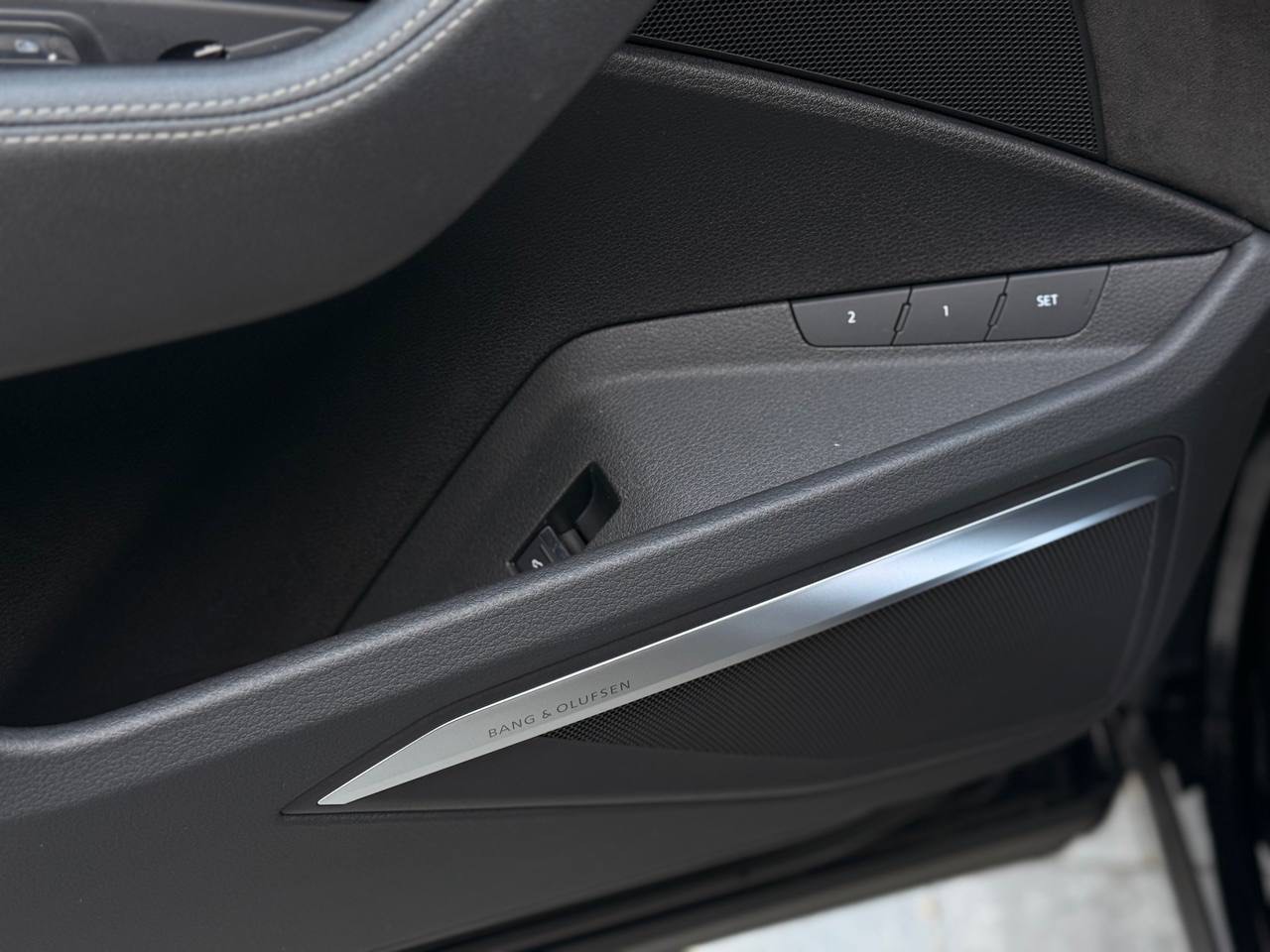 Audi e-tron - фото 3