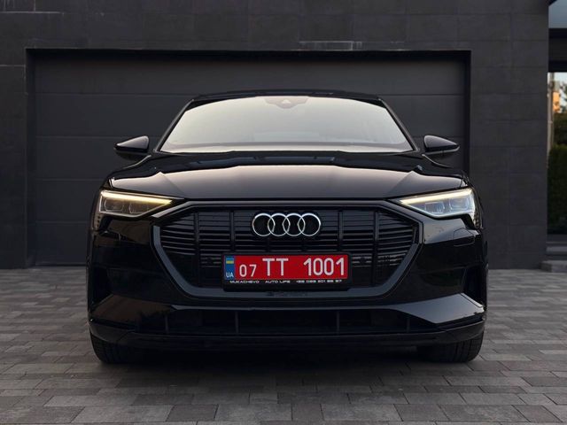 Audi e-tron - фото 4