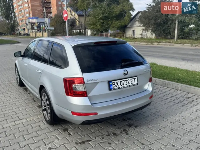 Skoda Octavia - фото 4