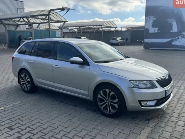 Skoda Octavia - фото 3