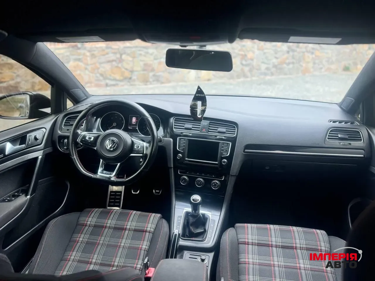 Volkswagen Golf GTI - фото 3