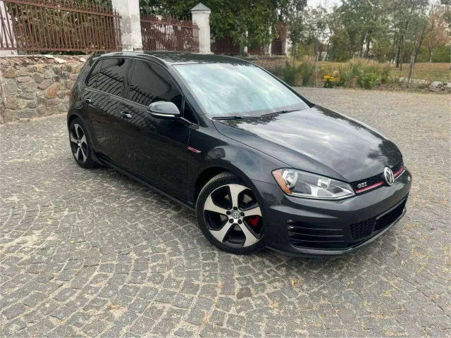 Volkswagen Golf GTI - фото 2
