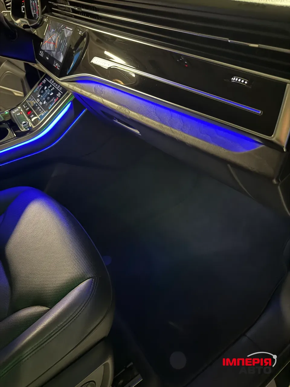 Audi Q7 - фото 20