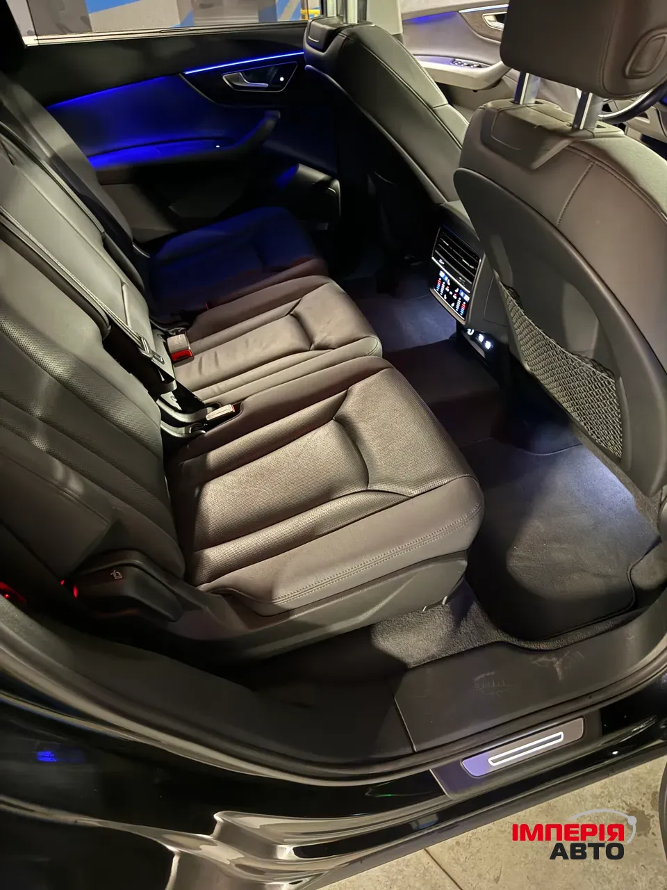 Audi Q7 - фото 17