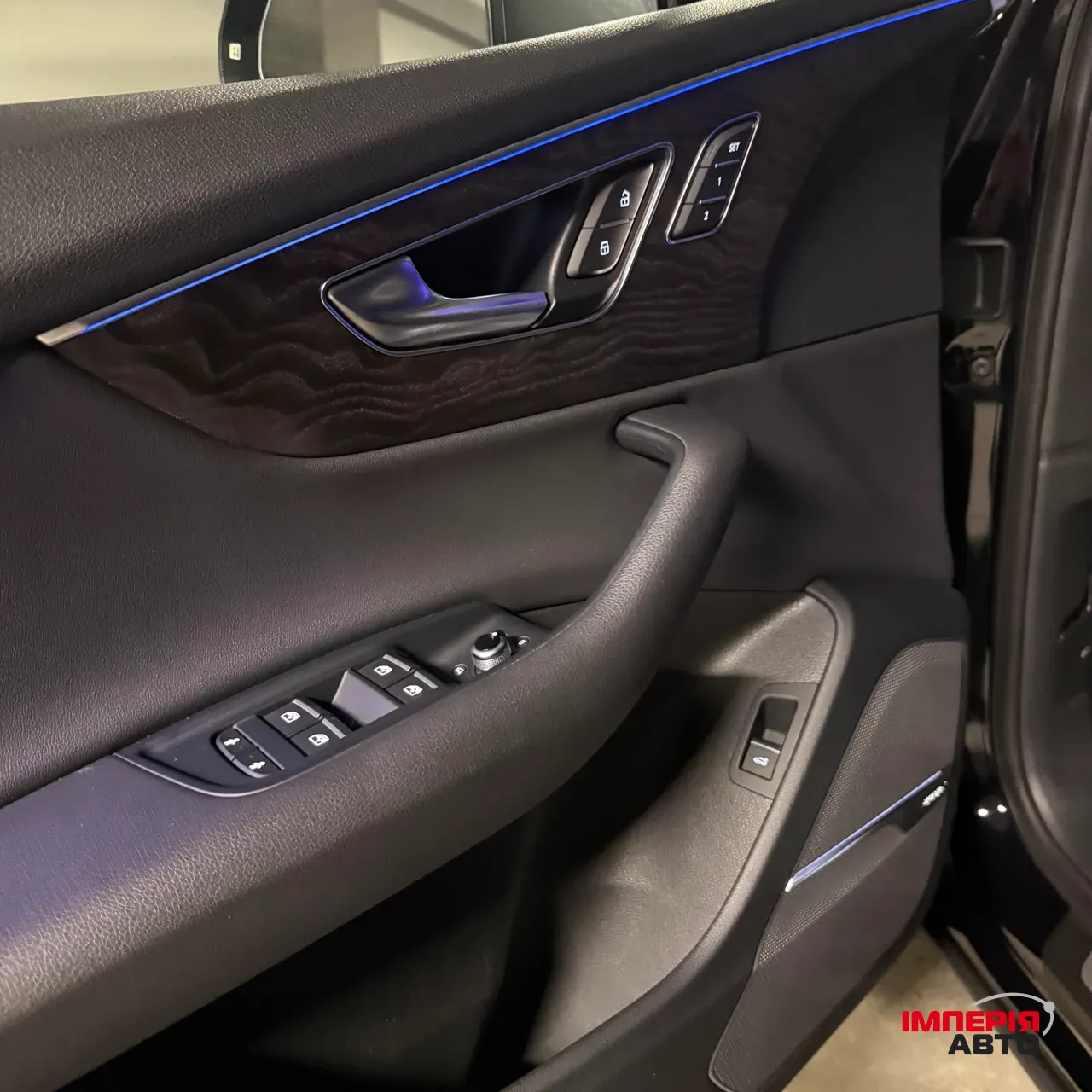 Audi Q7 - фото 14