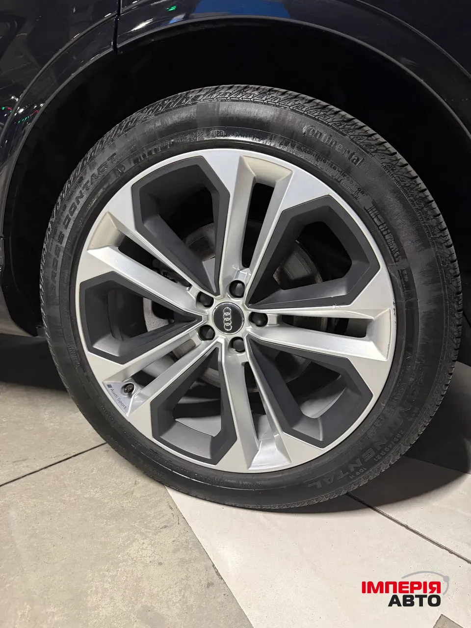 Audi Q7 - фото 23