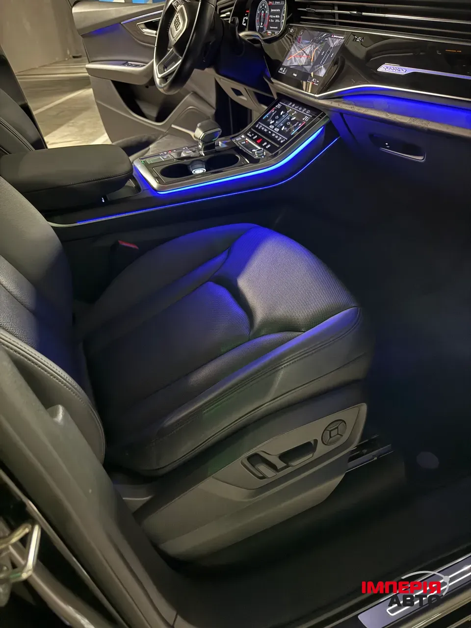 Audi Q7 - фото 19