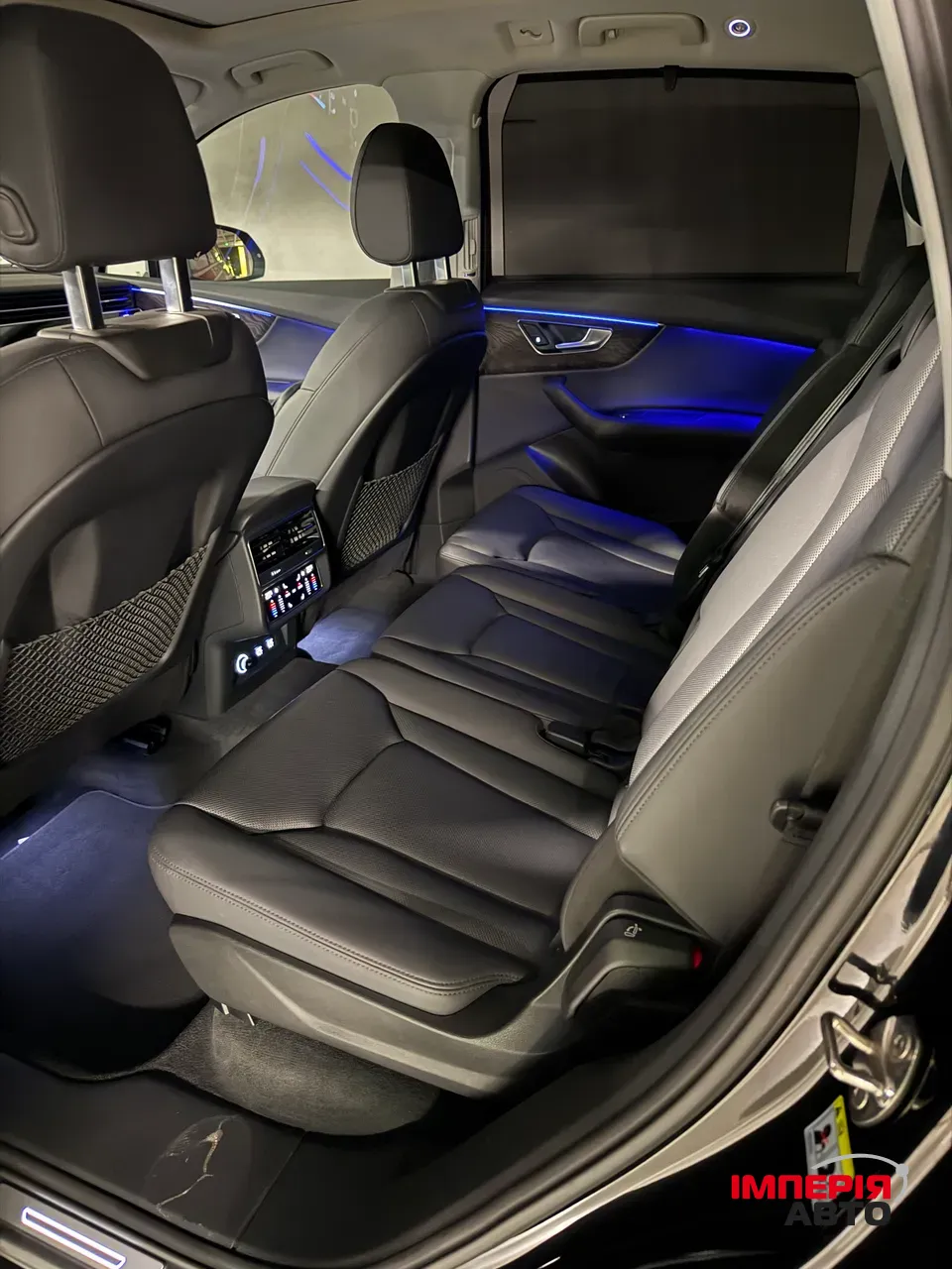 Audi Q7 - фото 16