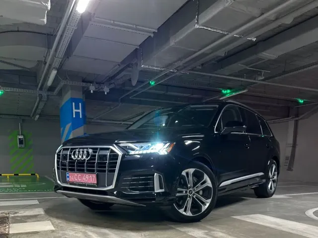 Audi Q7 - фото 1
