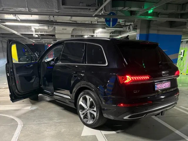 Audi Q7 - фото 3