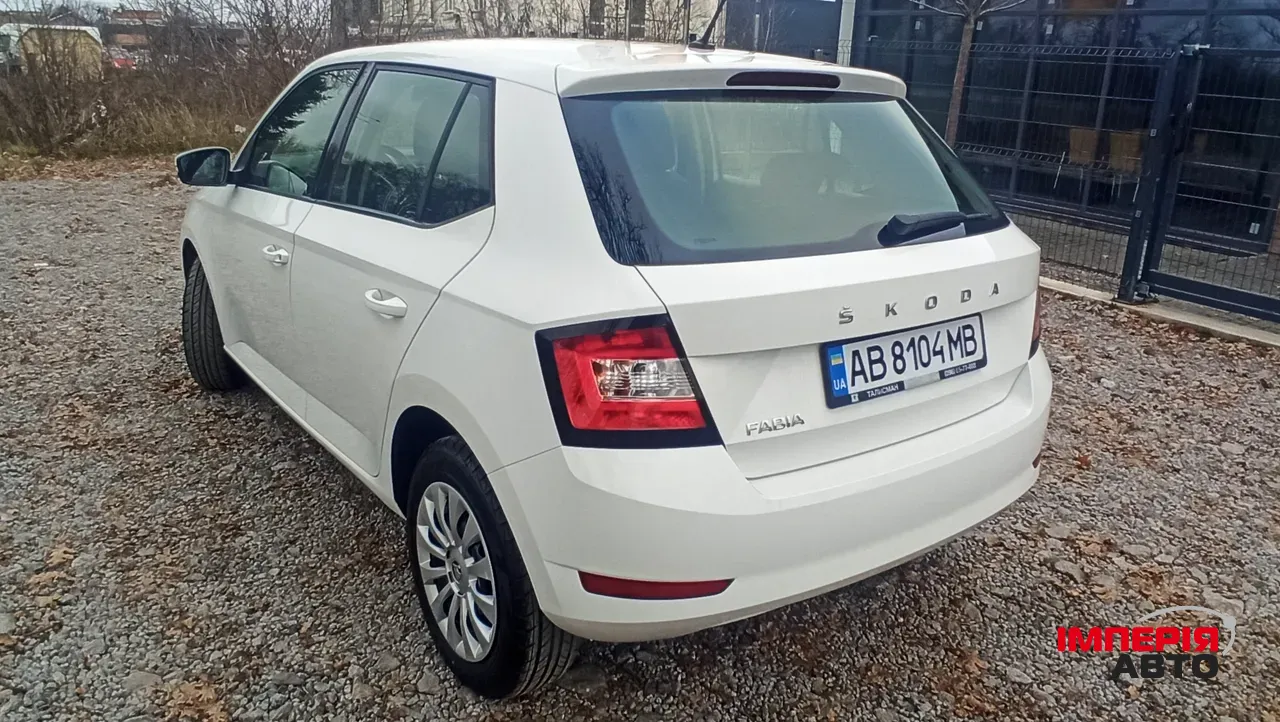 Skoda Fabia - фото 8