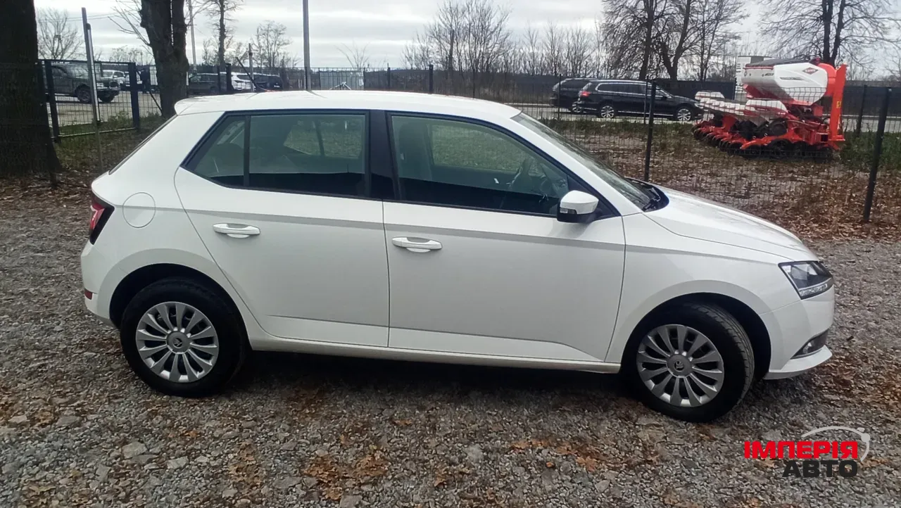 Skoda Fabia - фото 10
