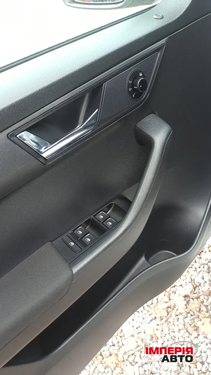 Skoda Fabia - фото 16