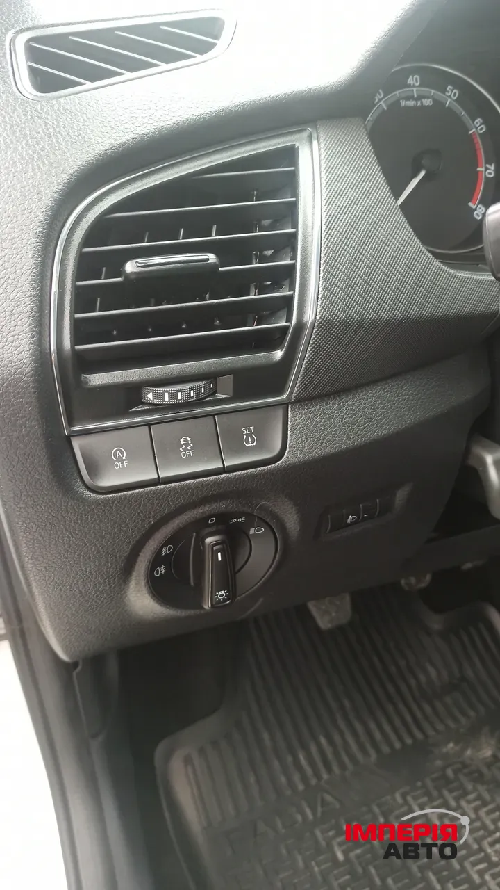 Skoda Fabia - фото 17