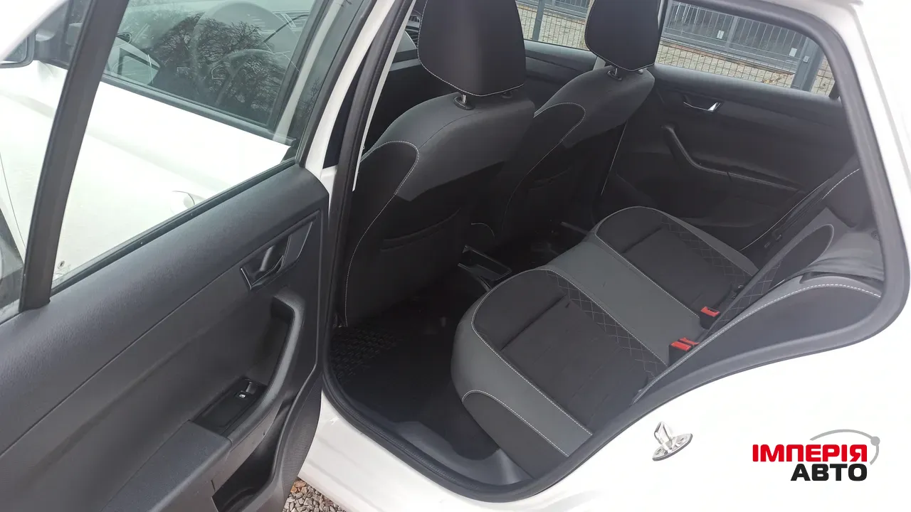 Skoda Fabia - фото 19