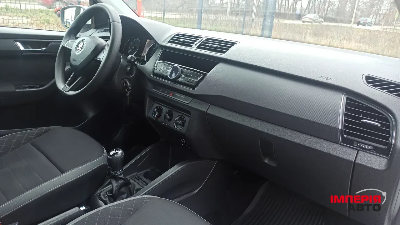 Skoda Fabia - фото 22