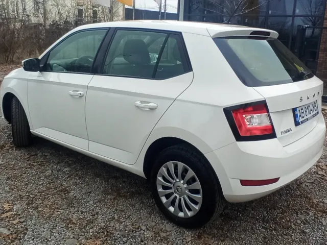 Skoda Fabia - фото 5