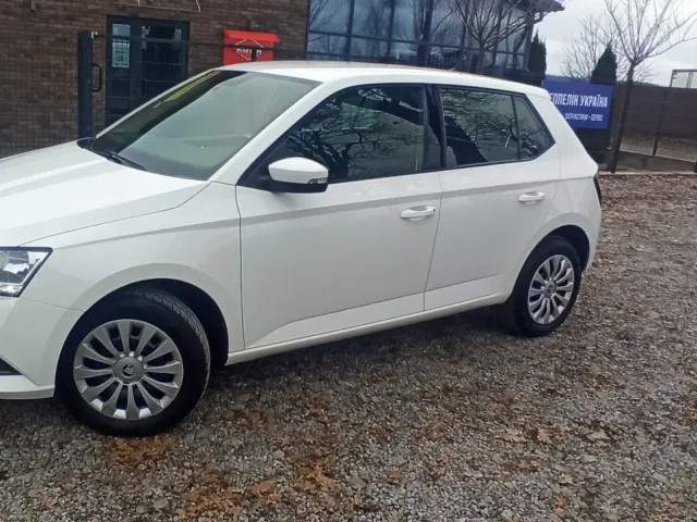 Skoda Fabia - фото 4