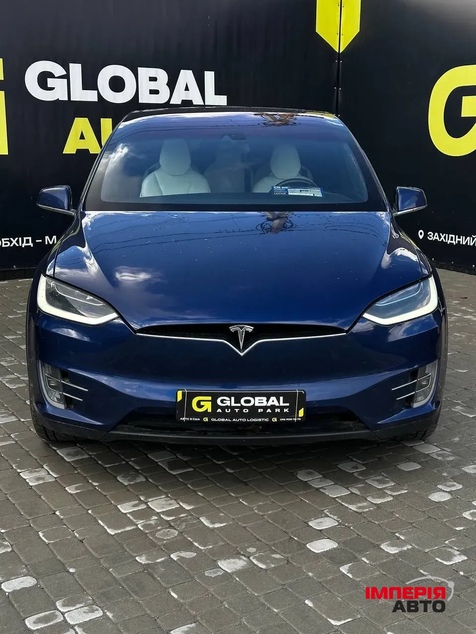 Tesla Model X - фото 1