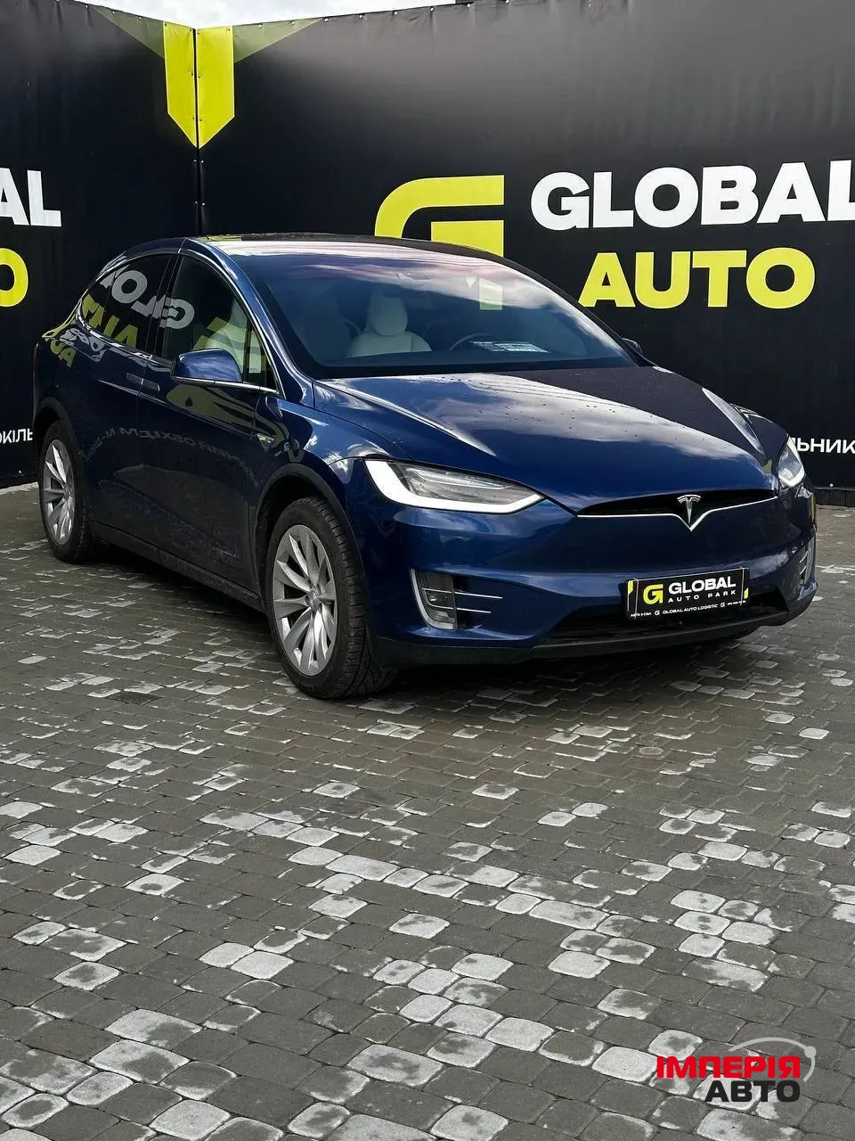 Tesla Model X - фото 2