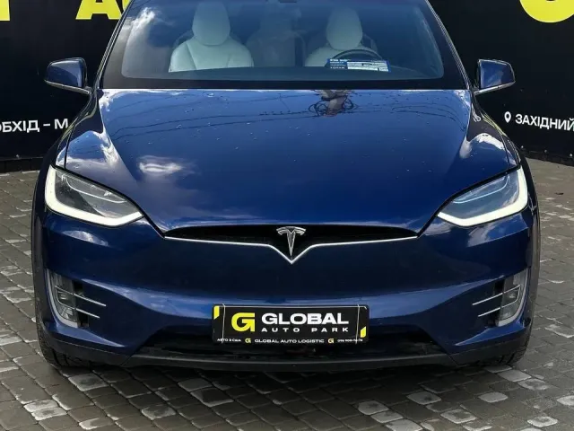 Tesla Model X - фото 1