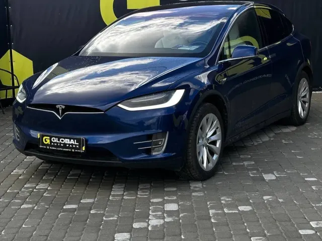 Tesla Model X - фото 3