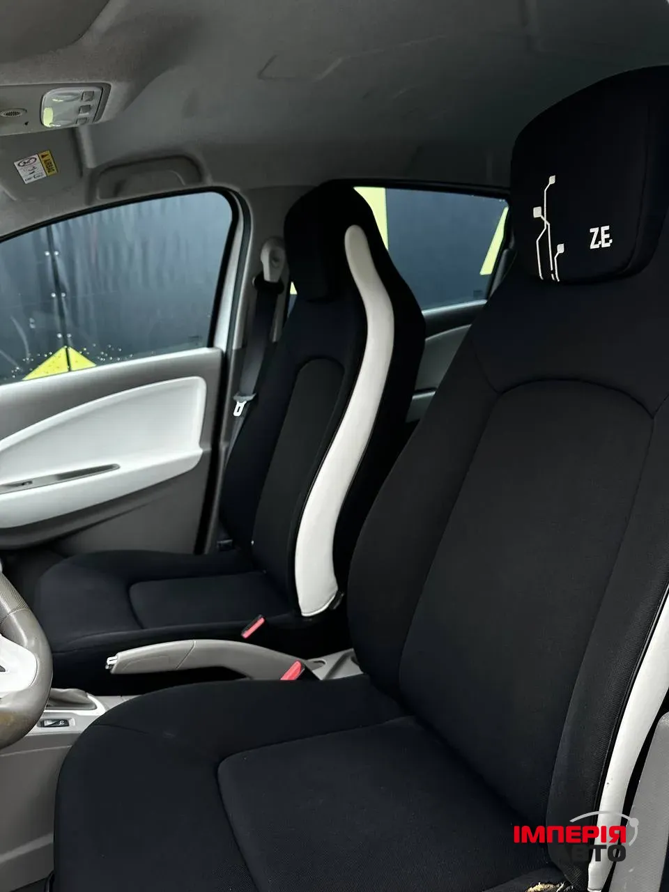 Renault ZOE - фото 10