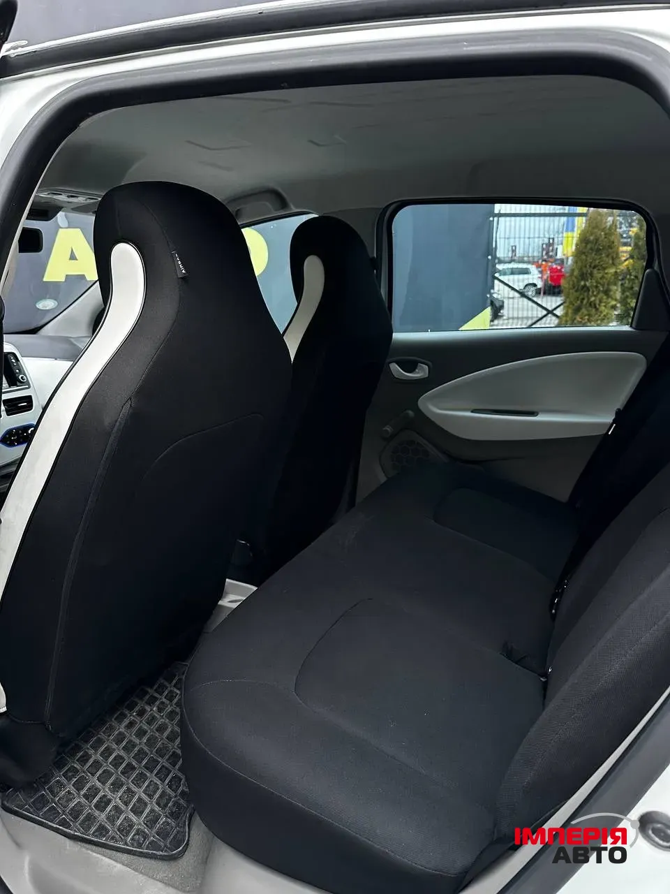 Renault ZOE - фото 7