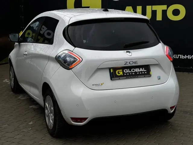 Renault ZOE - фото 5