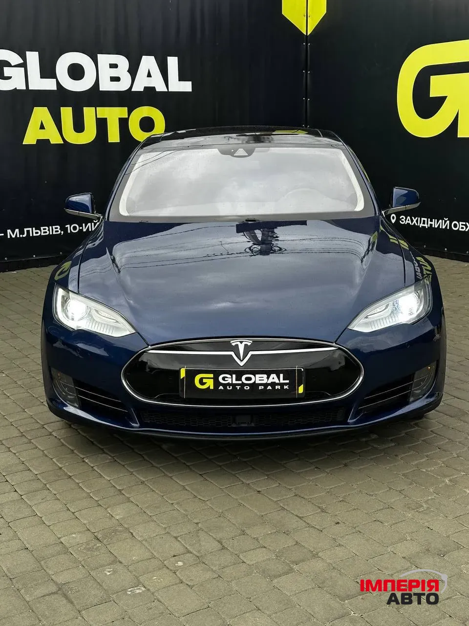 Tesla Model S - фото 1