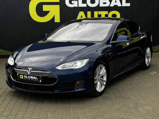Tesla Model S - фото 2