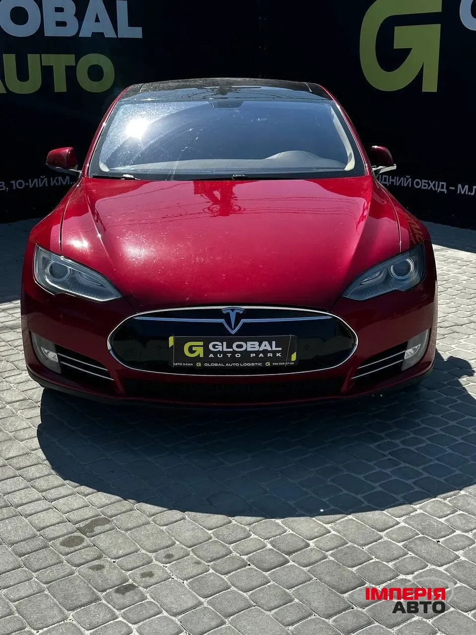Tesla Model S - фото 1