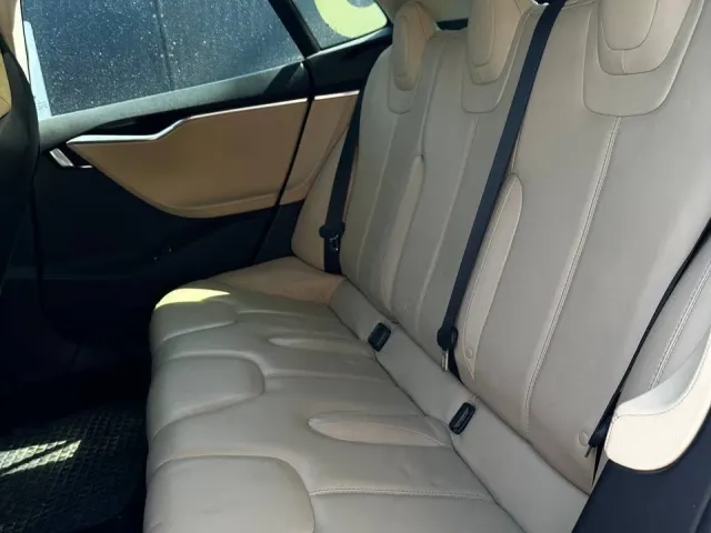 Tesla Model S - фото 5